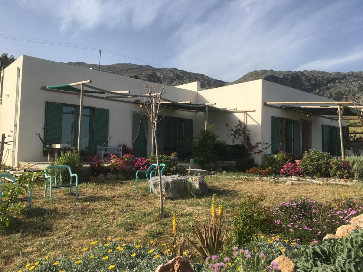 Rocky Mountain Way Villa Sellia  Bagian luar foto