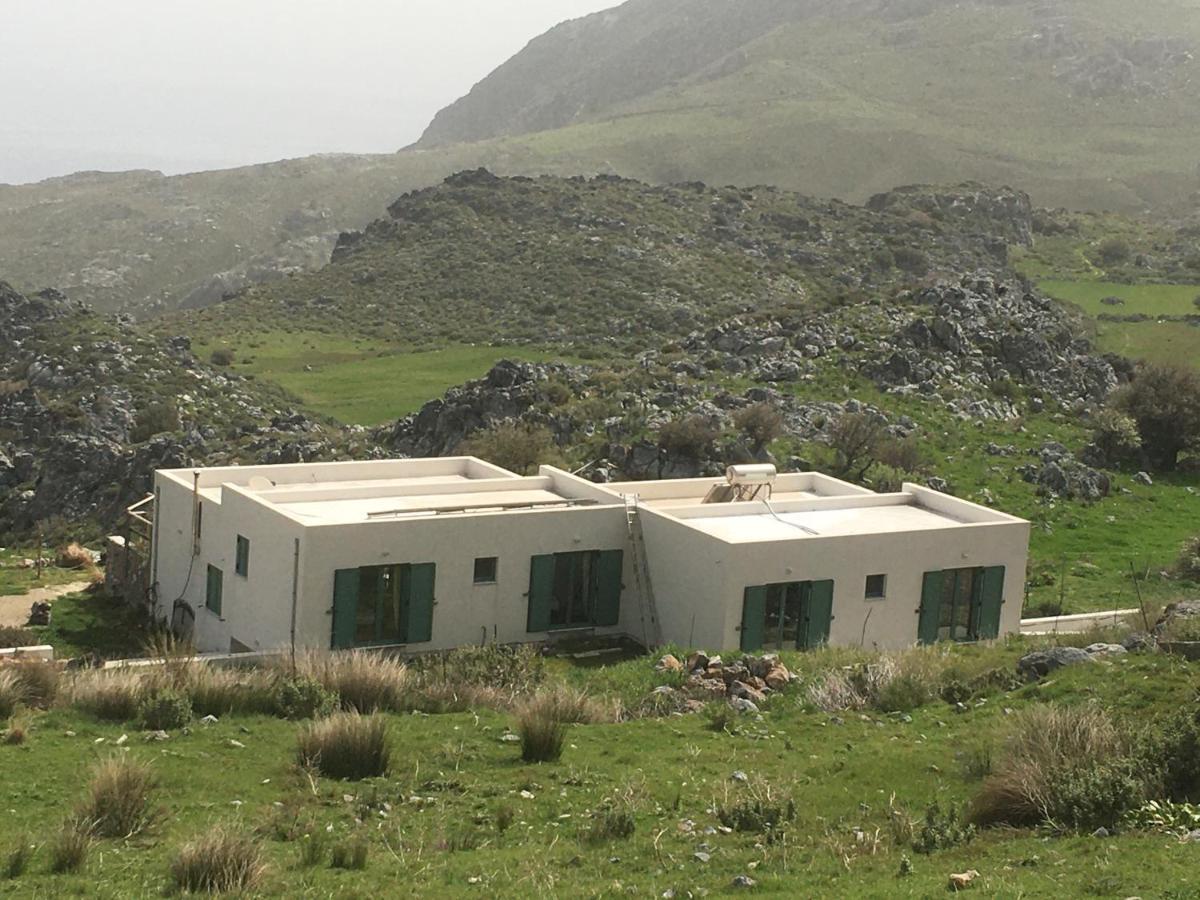 Rocky Mountain Way Villa Sellia  Bagian luar foto