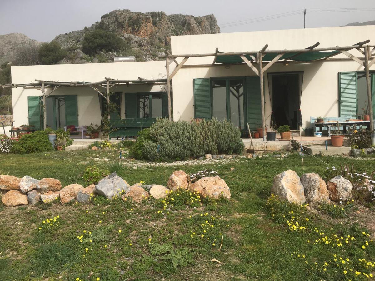 Rocky Mountain Way Villa Sellia  Bagian luar foto