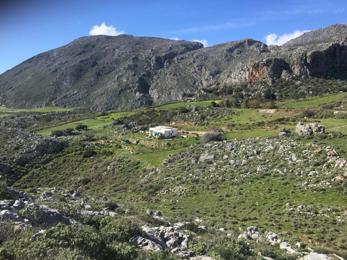Rocky Mountain Way Villa Sellia  Bagian luar foto